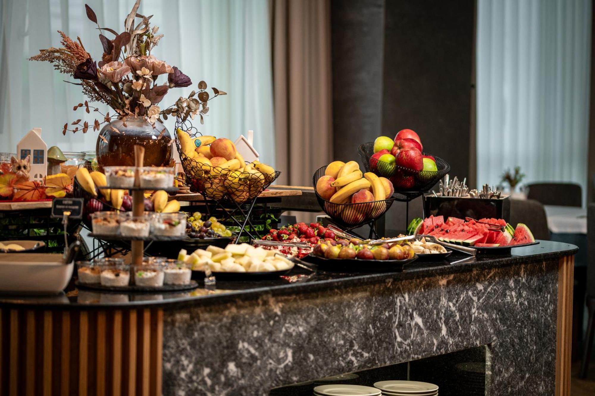 Empire Balneo & Spa Hotel Hiszarja Kültér fotó