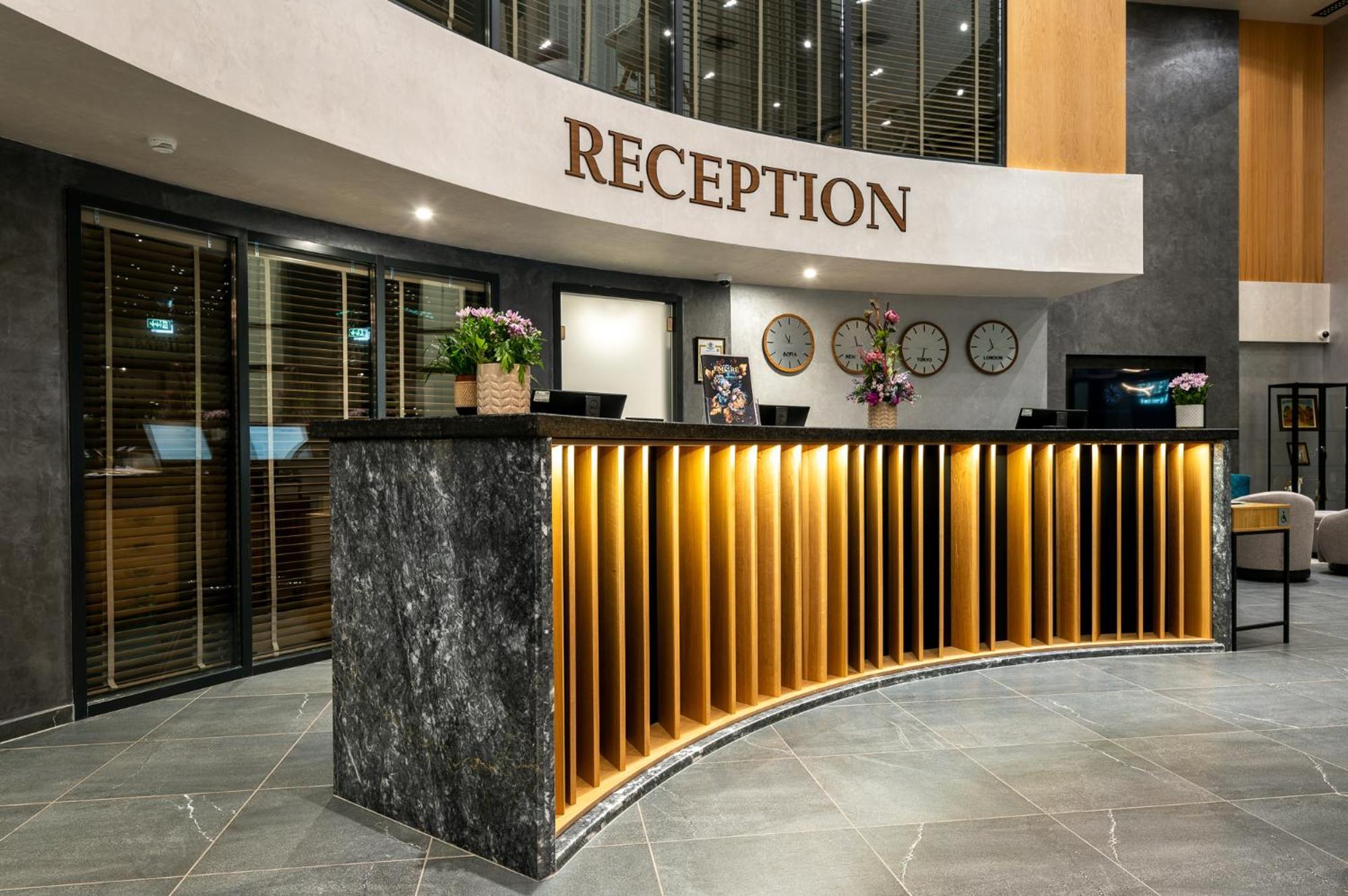 Empire Balneo & Spa Hotel Hiszarja Kültér fotó