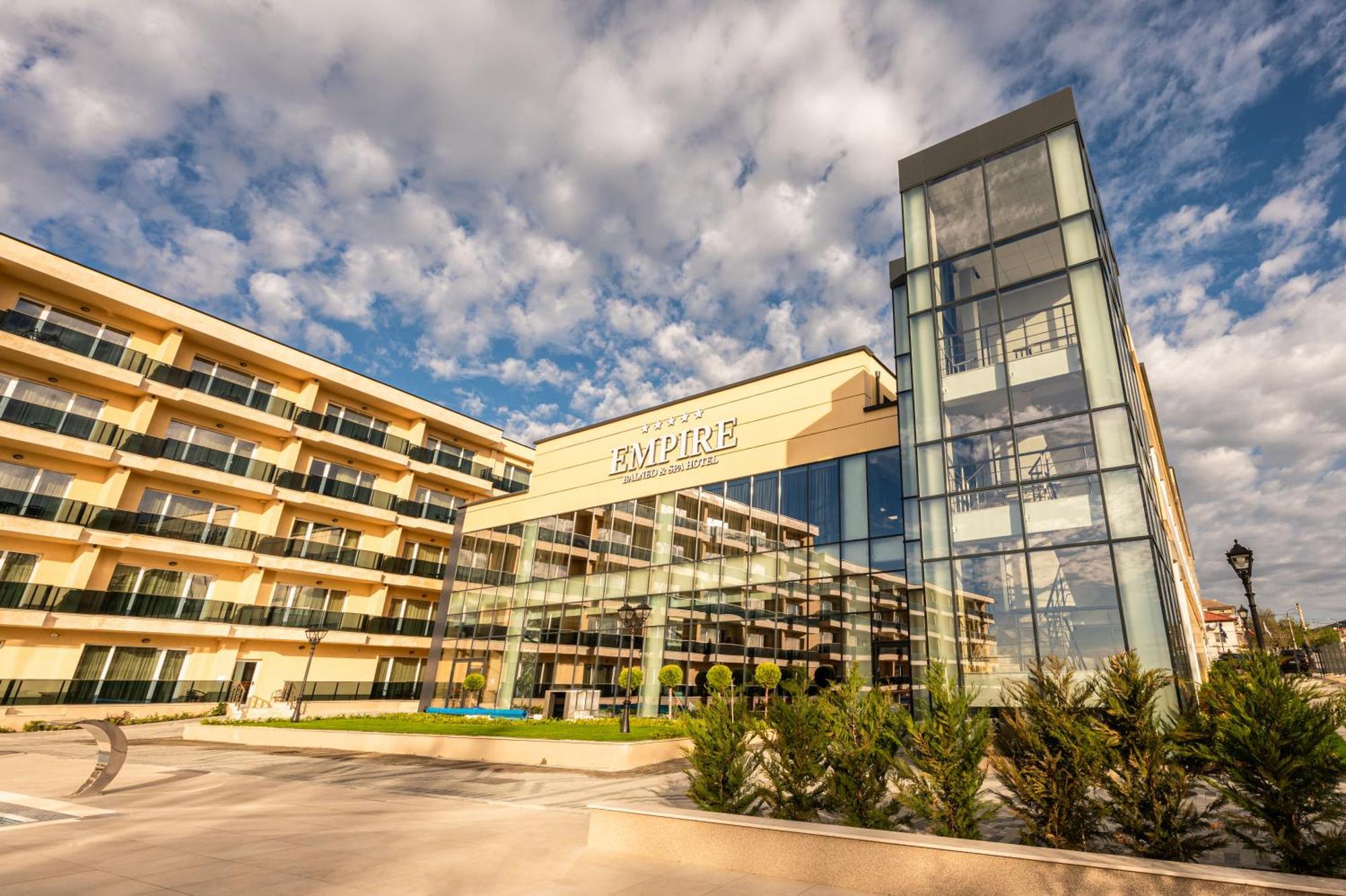 Empire Balneo & Spa Hotel Hiszarja Kültér fotó